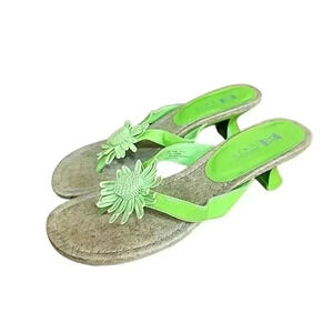 EMERGENCY Exit y2k Flower Patch 🌼 sandals. Size 9m